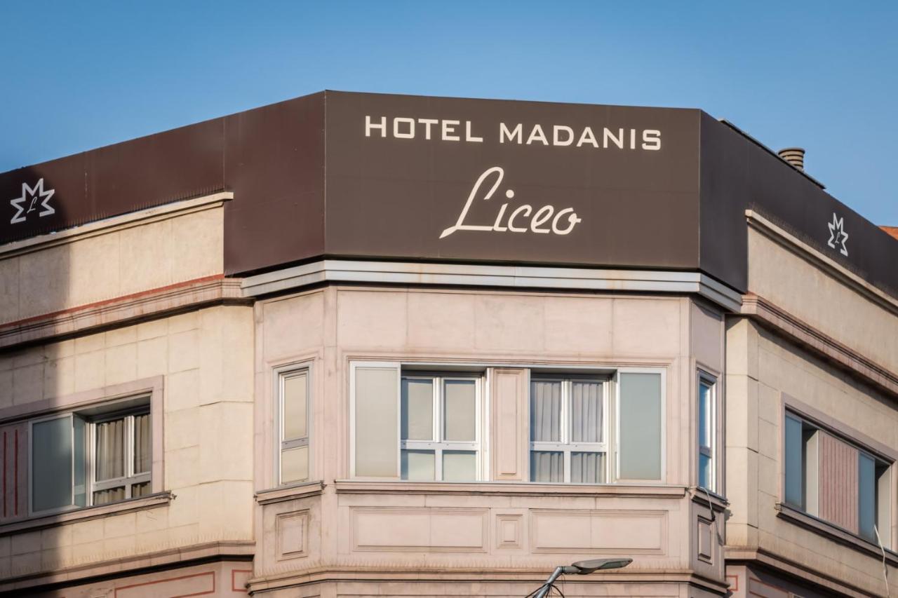 Hotel Madanis Liceo Оспиталет де Лобрегат Екстериор снимка