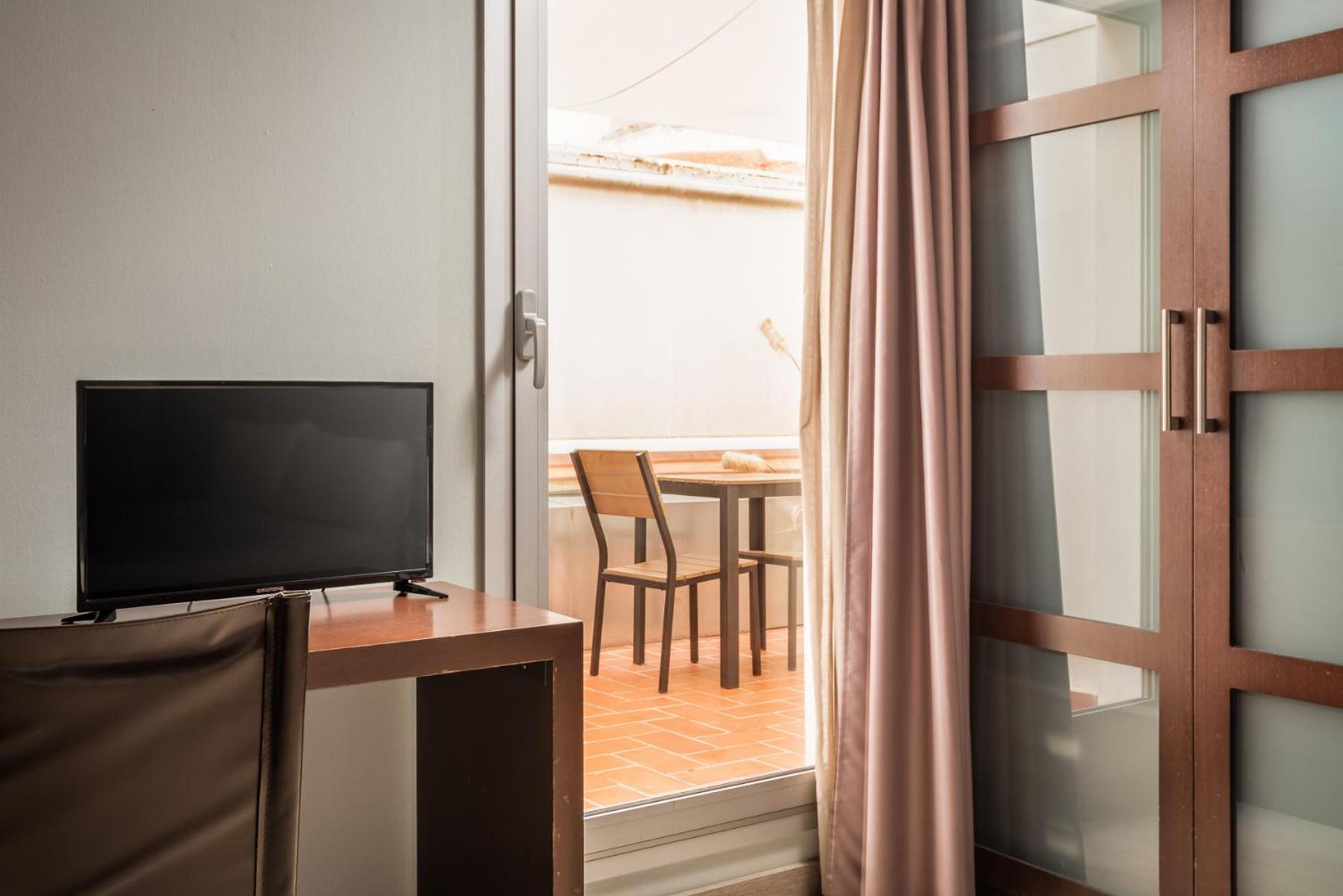Hotel Madanis Liceo Оспиталет де Лобрегат Екстериор снимка