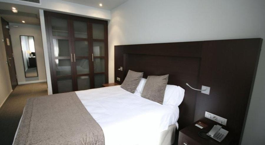 Hotel Madanis Liceo Оспиталет де Лобрегат Екстериор снимка