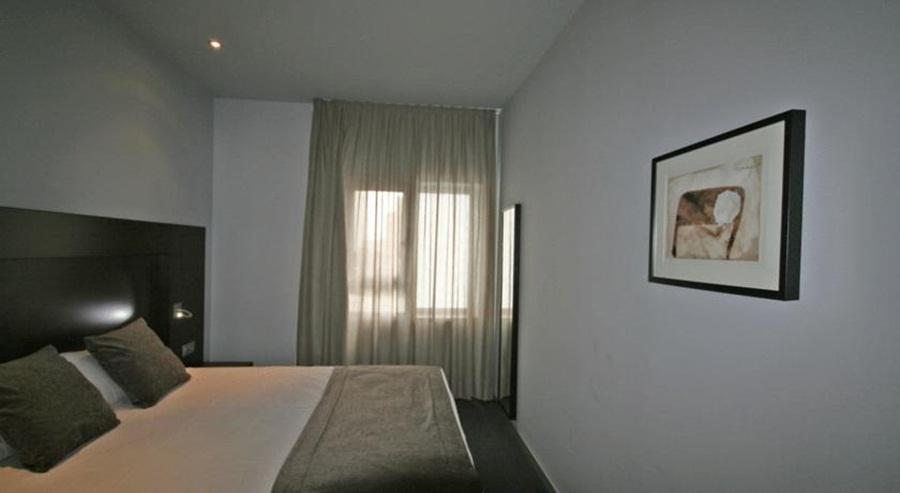 Hotel Madanis Liceo Оспиталет де Лобрегат Екстериор снимка