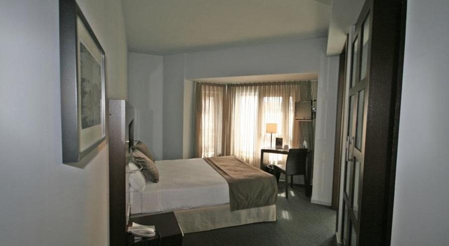 Hotel Madanis Liceo Оспиталет де Лобрегат Екстериор снимка