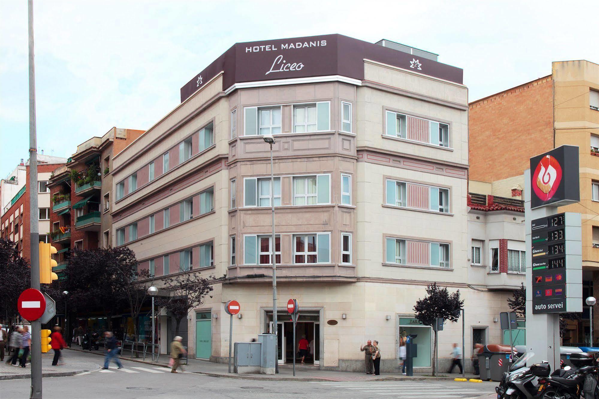 Hotel Madanis Liceo Оспиталет де Лобрегат Екстериор снимка
